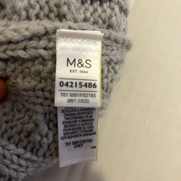 MARKS & SPENCER Winter Hat, Grey/White, Faux Fur, NWOT - Picture 3 of 4